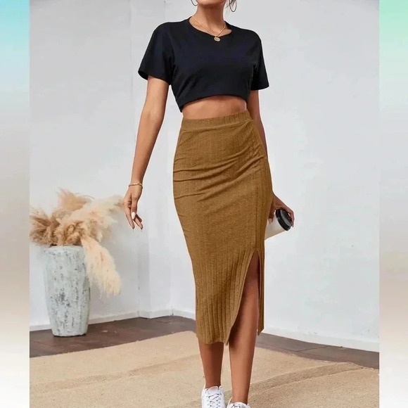 Dresses & Skirts - high waisted ribbed skirt, brown, NWOT, XL